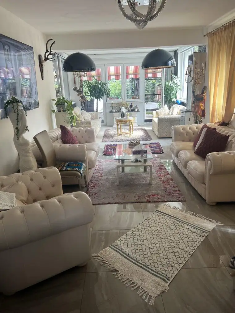 Attraktives Mehrfamilienhaus in Klagenfurt: Vollsaniert mit Terrasse und Garage!