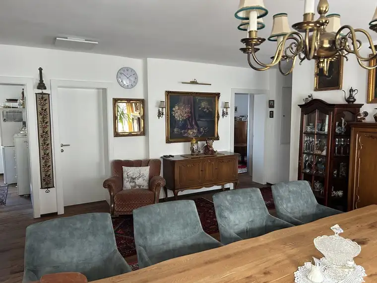 Traumhafte 130 m² Eigentumswohnung mit Garten, Loggia und 2 Garagenplätzen im Zentrum von Althofen