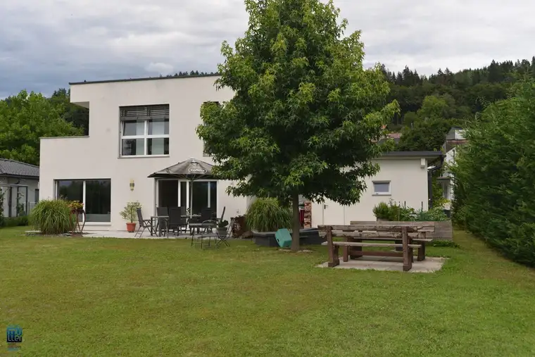 Traumhaftes Einfamilienhaus in Pörtschach: 5 Zimmer, Balkon, Terrasse, Nähe Wörthersee!