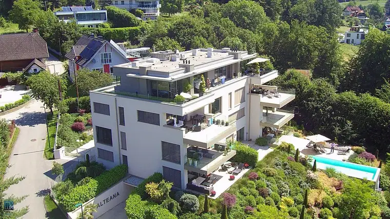 Beeindruckende Seeblick-Wohnung am Wörthersee zu verkaufen: 128 m" WNF plus 35 m" Südterrasse, TG, Kellerabteil