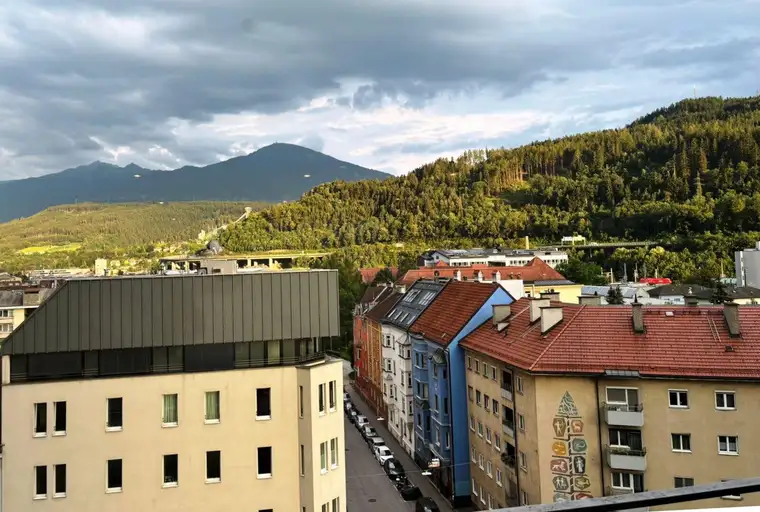 Traumhafte Balkon/Terrassenwohnung in Innsbruck: 7. Etage mit 109m² Wfl, mit Balkon, Terrasse &amp; T-Garage!