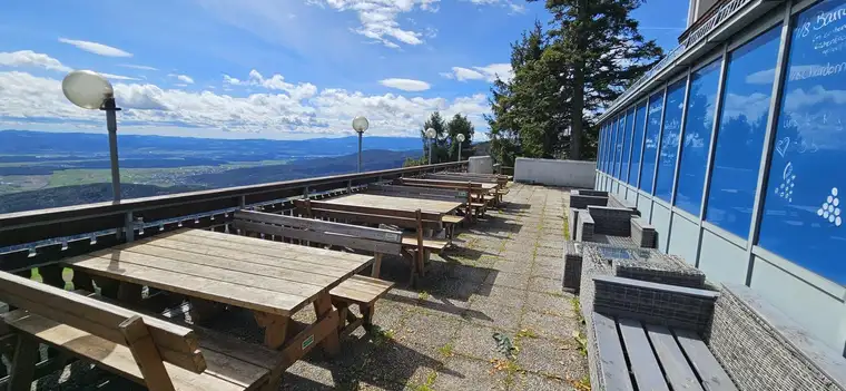 Gastrofläche mit riesiger Terrasse und spektakulärem Fernblick - Toplage im Naturpark Hohe Wand