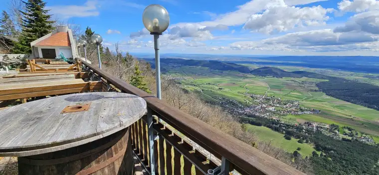 Gastrofläche mit riesiger Terrasse und spektakulärem Fernblick - Toplage im Naturpark Hohe Wand