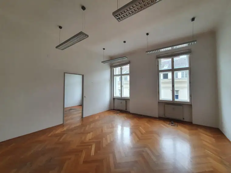 Großes Büro in repräsentativer Lage - flexible Raumgestaltung!