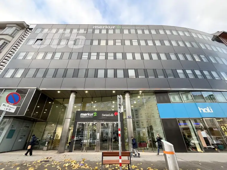 Ein repräsentatives Büro (706 m²) - aufgeteilt auf zwei Flächen mit hervorragender Verkehrsanbindung – Wiedner Hauptstraße