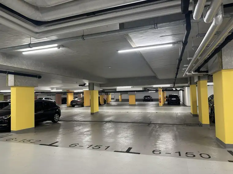 Garagenstellplatz nahe Kagraner Platz U1