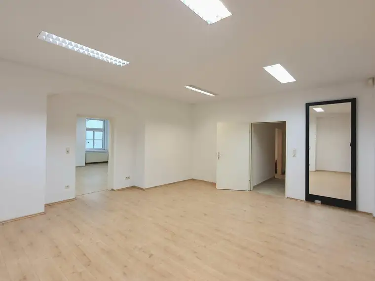 Charmantes Büro mit 5 Räumen - Rauhensteingasse Nähe Kärntner Straße