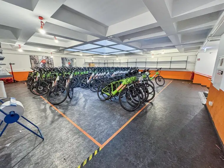 Moderne Geschäftsfläche - 320 m² - eigener Eingangsbereich - Nähe Schottentor