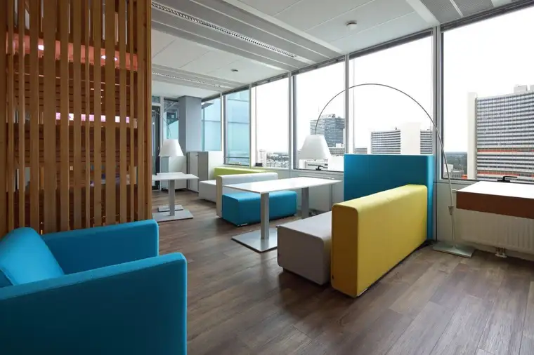 Großzügige, moderne Bürofläche mit tollem Ausblick - Saturn Tower
