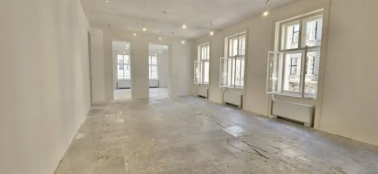 ERSTBEZUG - Repräsentatives Büro (239,47 m²) in der Rathausstraße