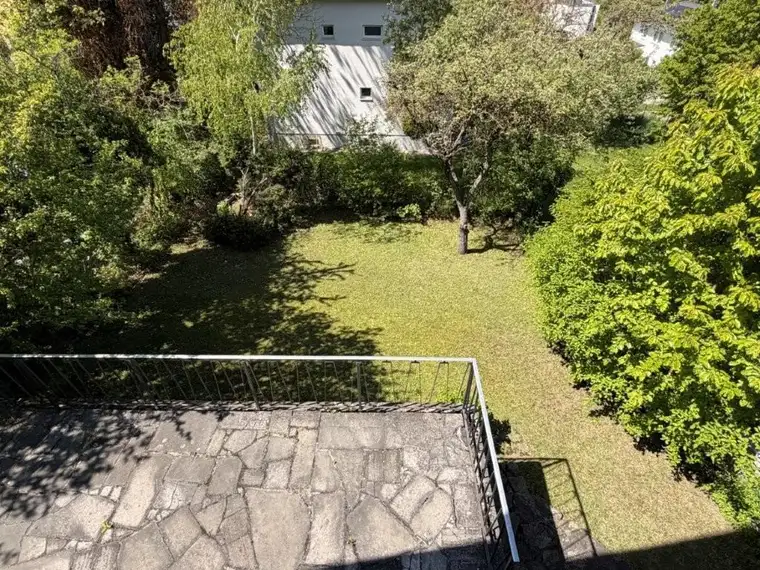 Liegenschaft mit Altbestand und wunderschönen Fernblick in 1130 Wien-Hietzing