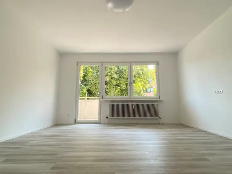 Ibk/Dreiheiligen: großzügige 4 Zimmerwohnung mit Südbalkon (auch wg-geeignet)