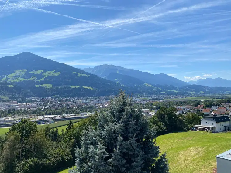  4-Zimmer-DG-Wohnung mit riesiger Sonnenterrasse, 2 Autostellplätzen in Aussichtslage von Fritzens