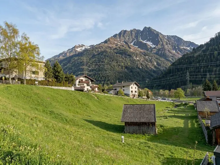 Exklusiver Baugrund am Arlberg in Tirol | 3.621 m² Wohnlage in Pettneu mit Galzigblick und offenem Entwicklungshorizont