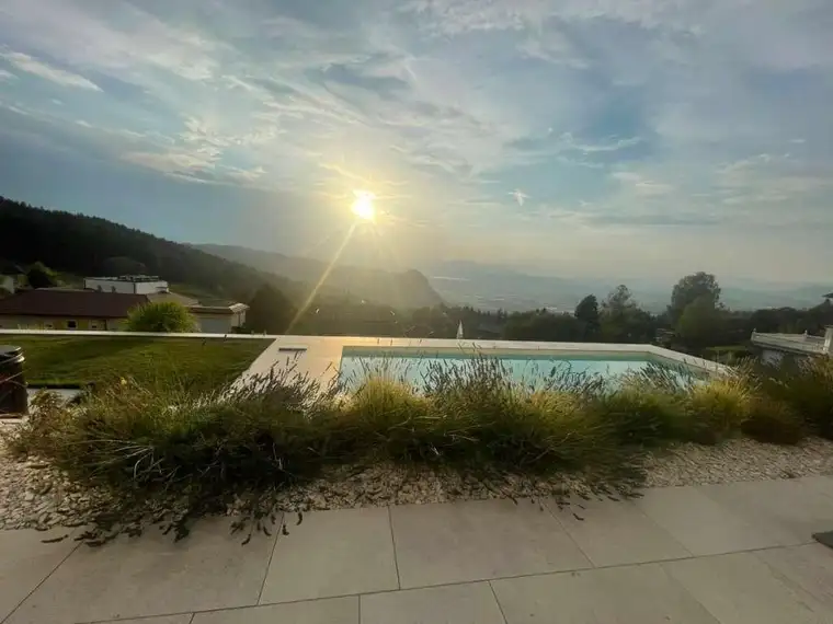 REPRÄSENTATIVES Wohlfühlhaus in begehrter Aussichtslage