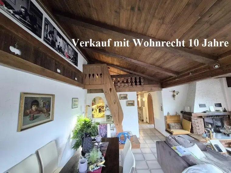 Rustikale 3-Zimmer-Dachgeschoßwohnung mit Balkon und Terrasse 