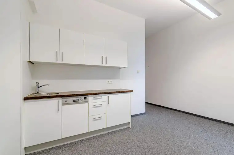 Attraktive Gewerbeeinheit im Erdgeschoss