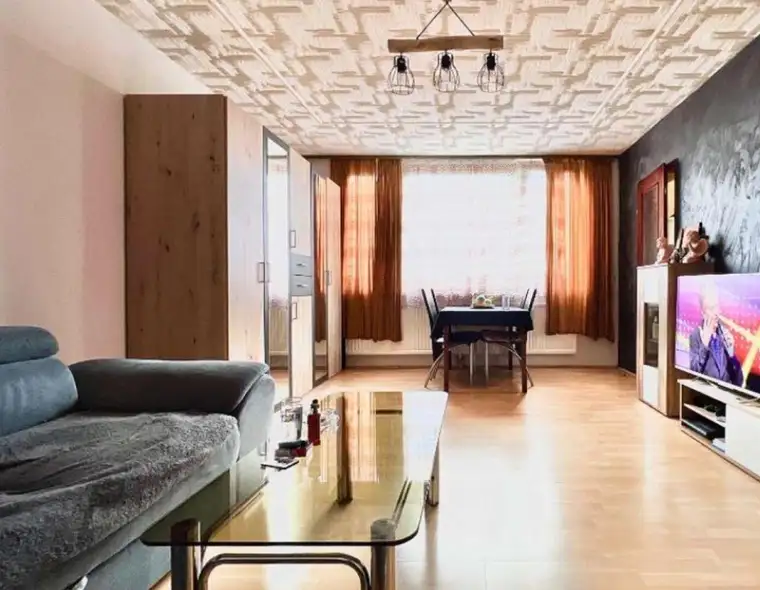 2-Zimmer-Wohnung mit extra Küchenbereich im 3. Liftstock