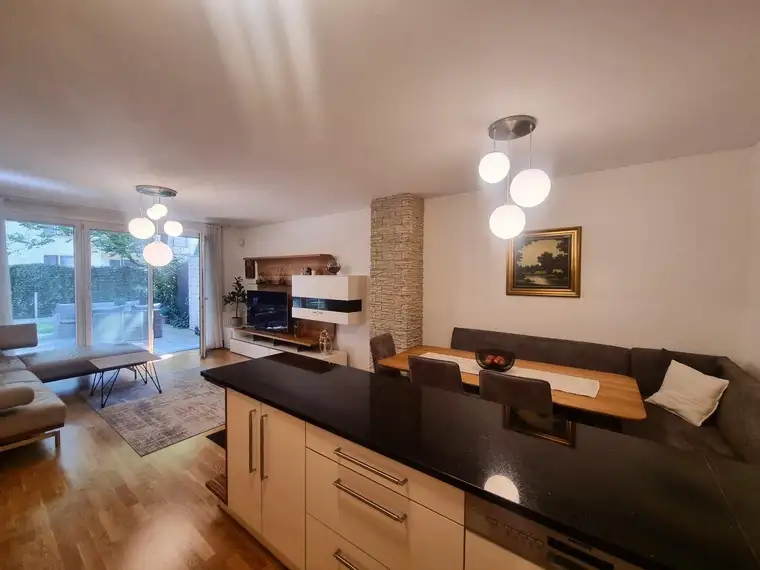 Charmantes Reihenhaus in Innenhoflage mit eigenem Garten, Terrasse und mehr!