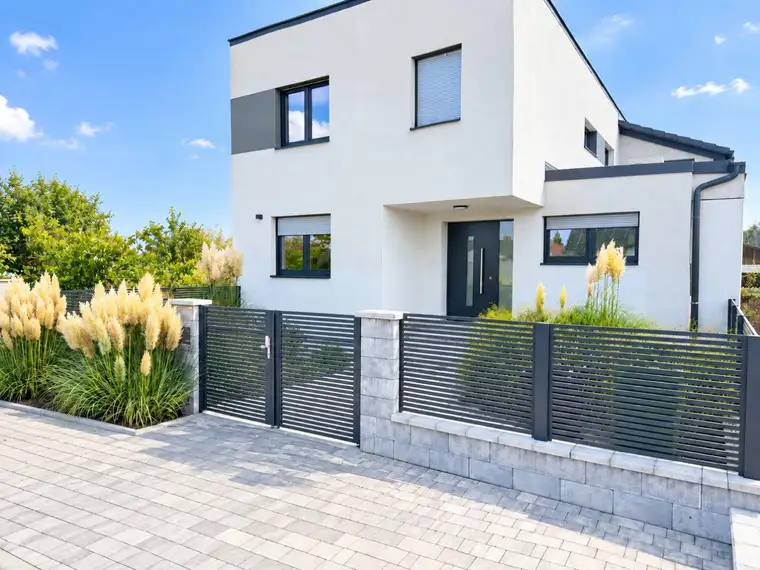 Familienfreundliches Haus | Eigengrund mit Garten &amp; Terrasse | 3 Stellplätze | Hervorragende S-Bahn-Anbindung
