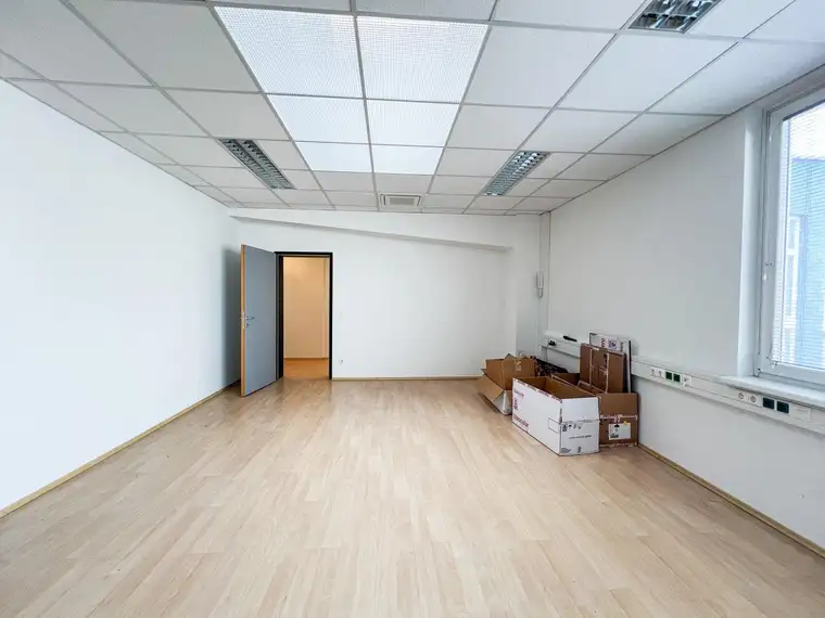 MODERNES BÜRO - U6-Station Perfektastraße