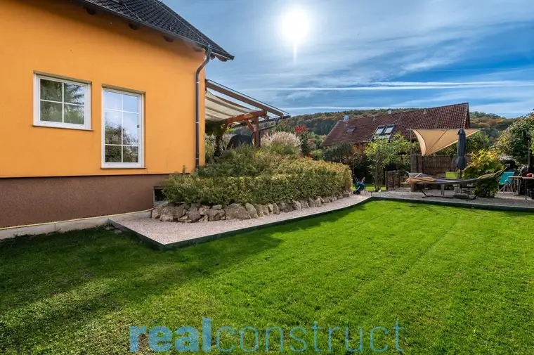 Ökologisch nachhaltiges Einfamilienhaus mit ERDWÄRME-Heizung in bester Lage von Bad Erlach