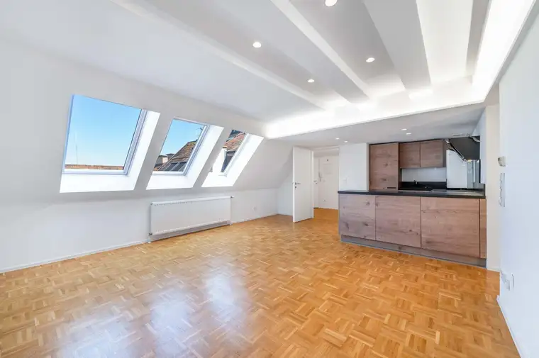 CHARMANTE 2-ZIMMER-DACHGESCHOSSWOHNUNG AUF 2 EBENEN MIT TERRASSE &amp; FERNBLICK IN 1160 WIEN
