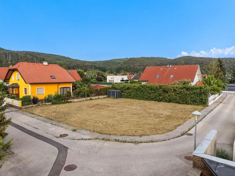 Sonniges Traumgrundstück in Pottenstein: 650 m² ebenes Bauland in absoluter Ruhelage!