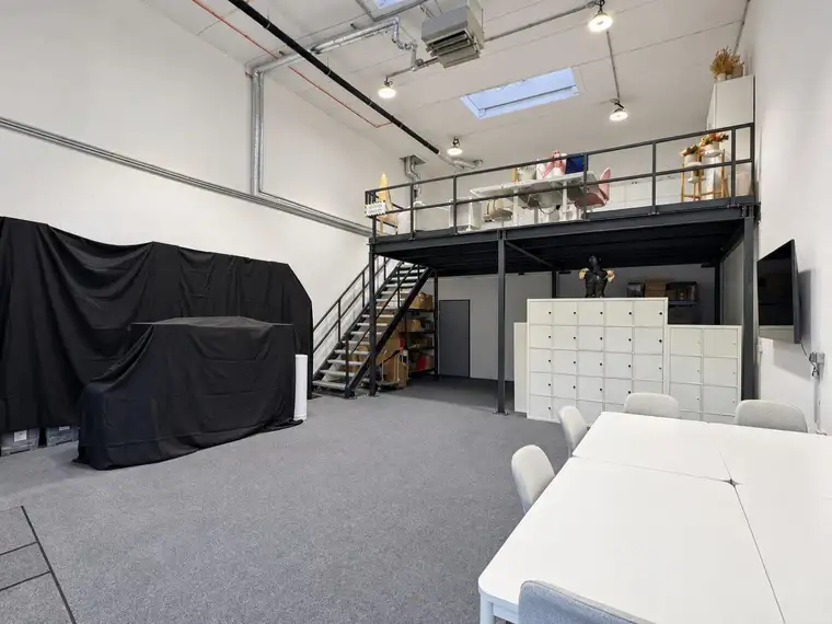 Moderne Gewerbehalle bei U6-Perfektastraße - Top 2