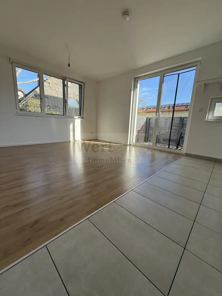 Moderne 3 Zimmer Wohnung mit Balkon in Grünruhelage zu vermieten!