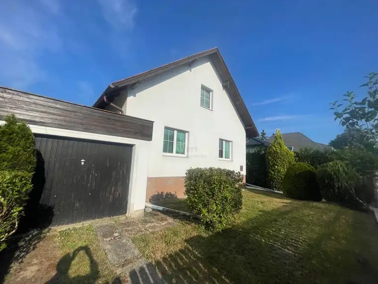EINFAMILIENHAUS MITGROSSEM GRUNDSTÜCK INRUHIGER EBREICHSDORFER SIEDLUNG ZU VERKAUFEN!
