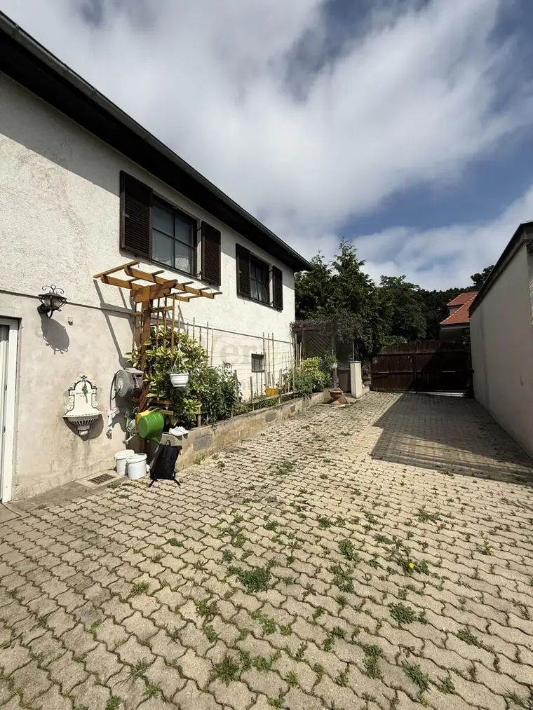 Einfamilienhaus in exklusiver Perchtoldsdorfer Traumlage zu verkaufen!