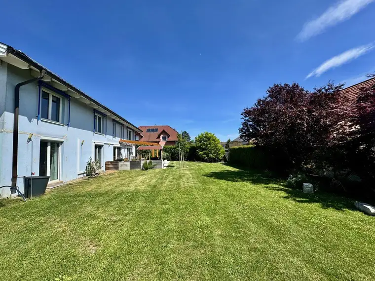 GROSSZÜGIGE VILLA IN BOCKFLIEß MIT 11 ZIMMER, POOL, DOPPELGARAGE UND WUNDERSCHÖNEM GARTEN