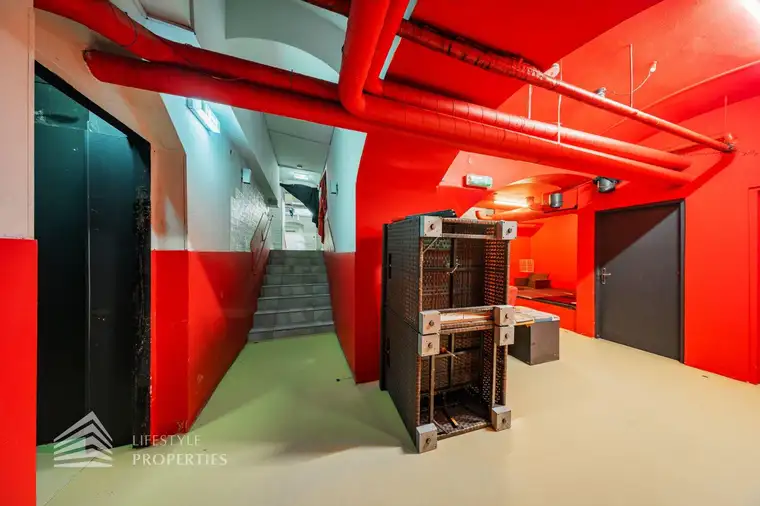 Einladendes Fitnesscenter mit Sauna in Toplage