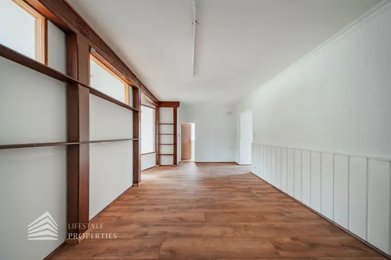 Wohnhaus mit Geschäftsflächen – Zentrale Lage in Horn