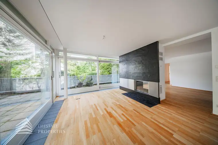 Wunderschöne 4 - Zimmer Wohnung mit Terrasse und 2 Balkonen
