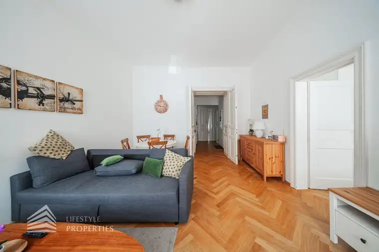 Charmante 2-Zimmer Renovierte Altbauwohnung nähe Augarten