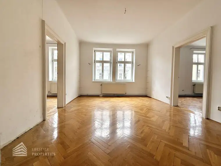Helle Wohnung mit Balkon auf ganzer Etage zzgl. Rohdachboden, Nähe Einsiedlerpark