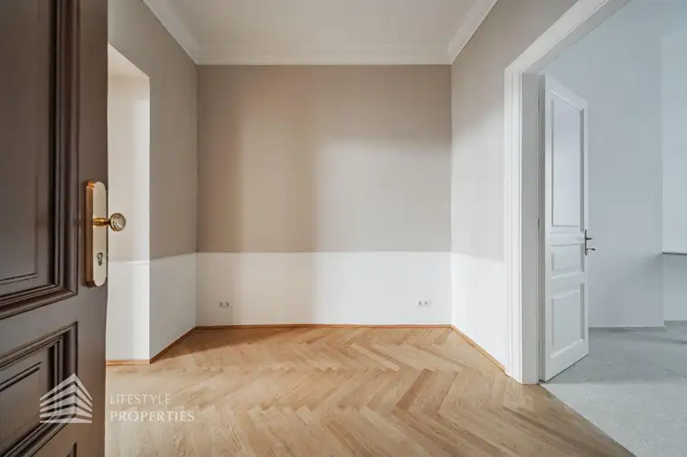 Hochwertig sanierte 2-Zimmer Altbauwohung in ruhiger Lage des 9. Bezirks! Nähe Liechtensteinpark