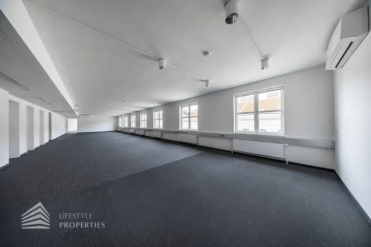 Erstbezug! Geräumiges 5-Zimmer Büro in Toplage