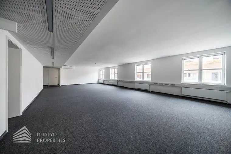 Erstbezug! Elegantes 4-Zimmer Büro in Toplage