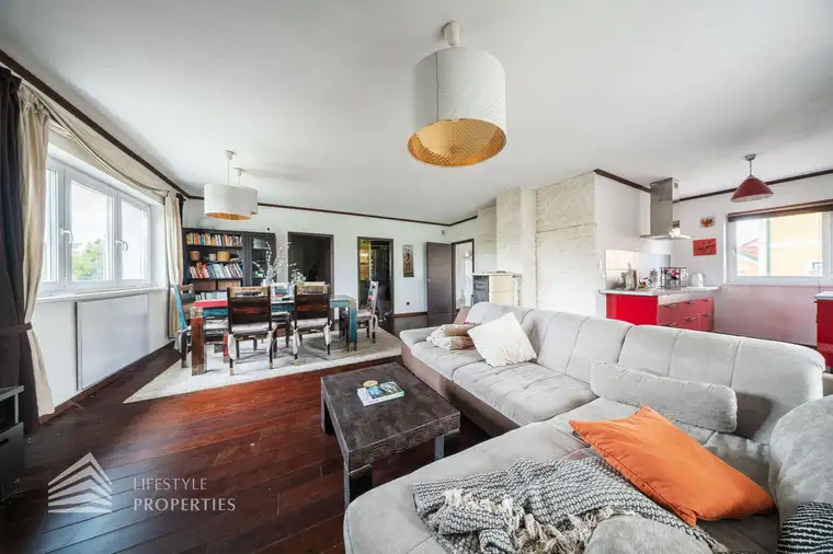 Mehr als ein Haus: stilvoll möbliertes Familiendomizil mit 42,1 m² Parkett-Wohnküche, Master-Suite &amp; Wellness-Garten – nahe Wien
