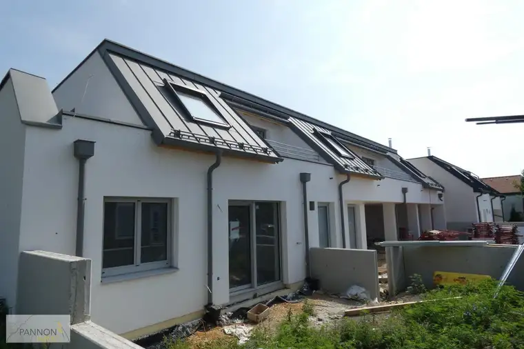 TOP!! BURGENLAND URLAUBER WOHNUNG MIT SÜDTERRASSE UND EIGENGARTEN
