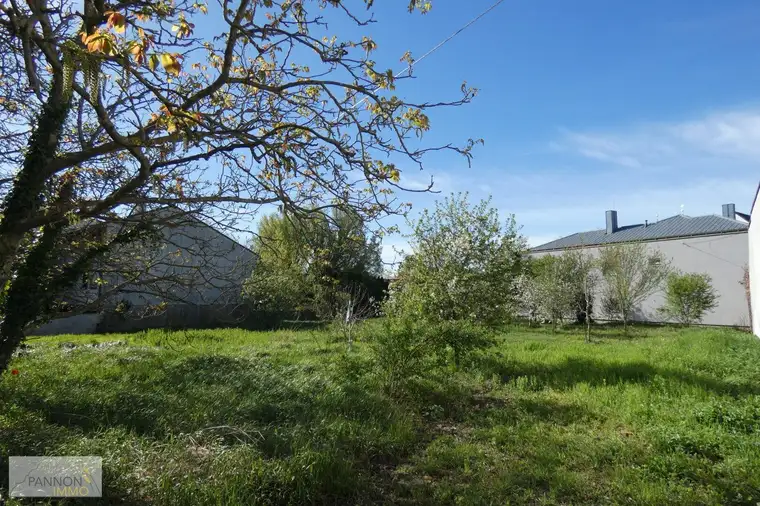 RUHIGE ANWOHNERSTRASSE ZENTRUMSNAH