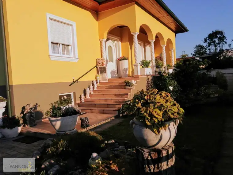 Winden am See - Ihr Traumhaus mit großem Garten wartet auf Sie!