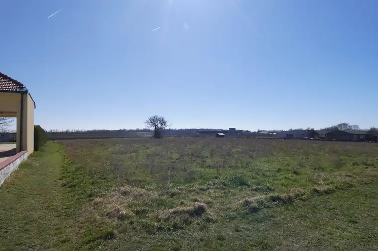 TOP BAUGRUND IN RUHIGER ANWOHNERSTRASSE