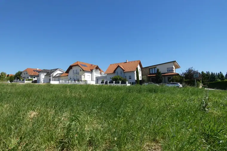 WOHNEN AM RANDE SCHÖNER NATUR RUHELAGE