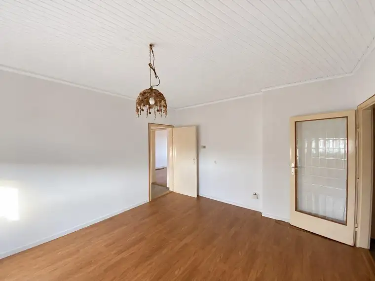 Lichtenwörth - geräumige Eigentumswohnung mit Garage und großem Kellerabteil