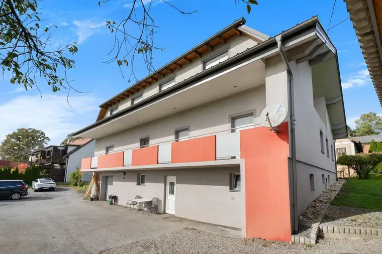Vielseitiges Mehrfamilienhaus auf großem Grundstück und tollem Ausbaupotenzial