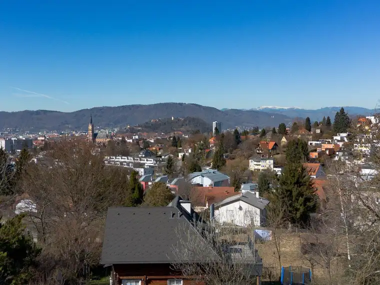 Traumhaftes Bauträgergrundstück in Grazer Bestlage mit Stadtblick